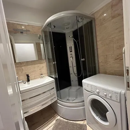 River Ruby Apartment *