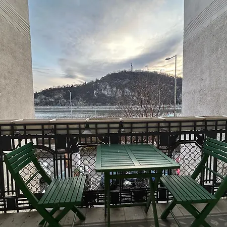 River Ruby * Budapeşte